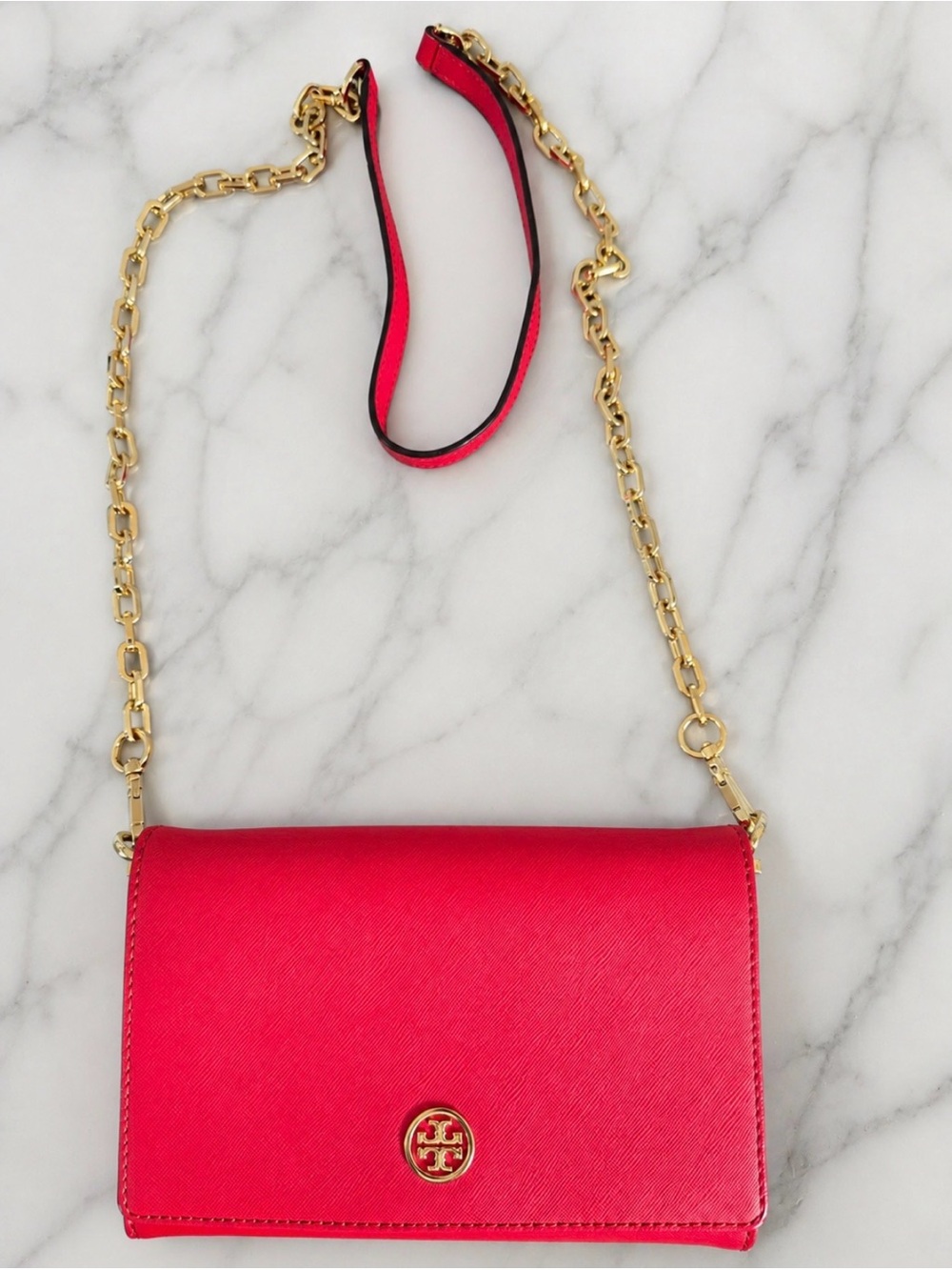 Tory Burch Red Crossbody Chain Wallet, great condition, minimal wear and tear